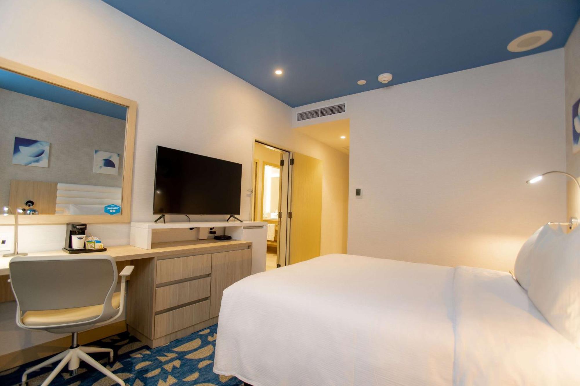 Hampton By Hilton Quito La Carolina Park Hotel Exterior foto