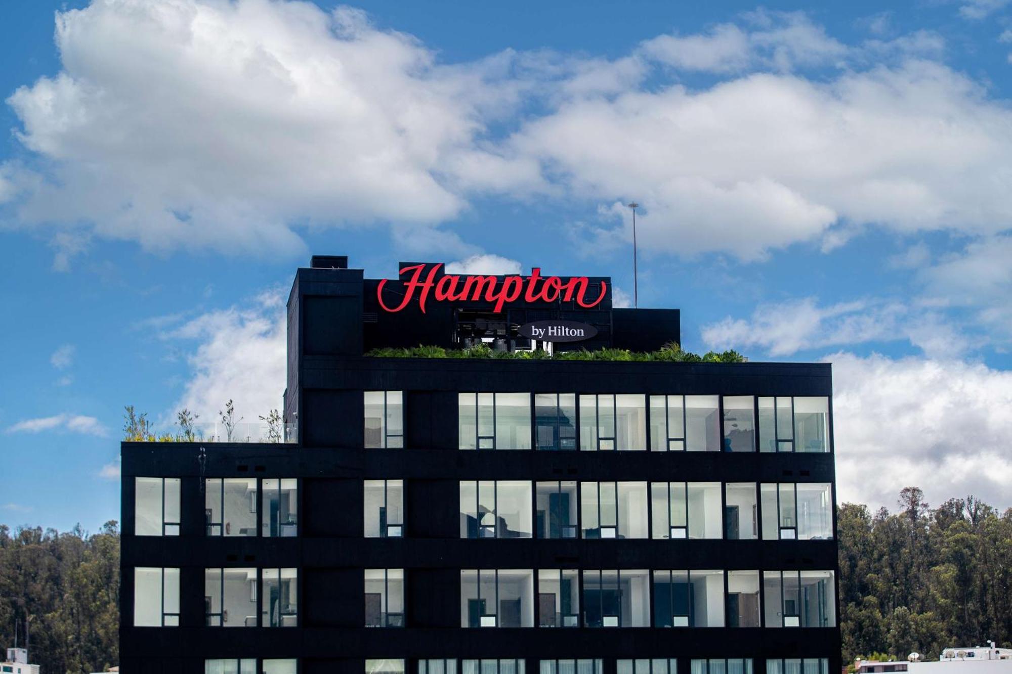Hampton By Hilton Quito La Carolina Park Hotel Exterior foto